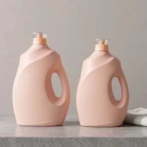 Thickened Plastic Barrel Dispensing Bottle Tight Screw Cap Design for Household Clothing Care Solution Packaging Use